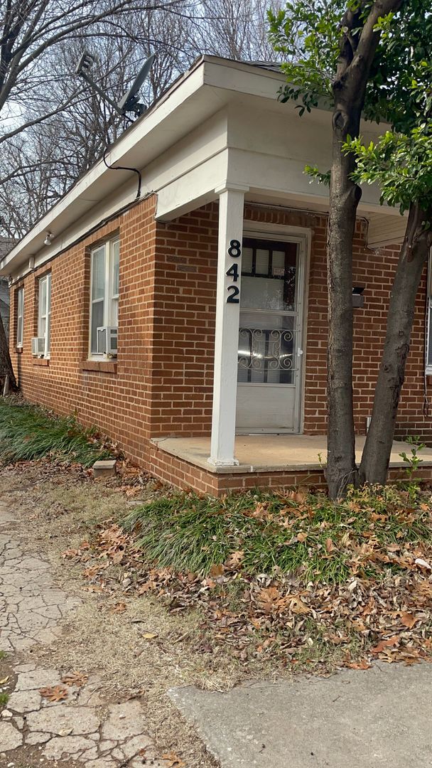 Building Photo - Cozy 1 bed 1 Bath Close to OU Campus