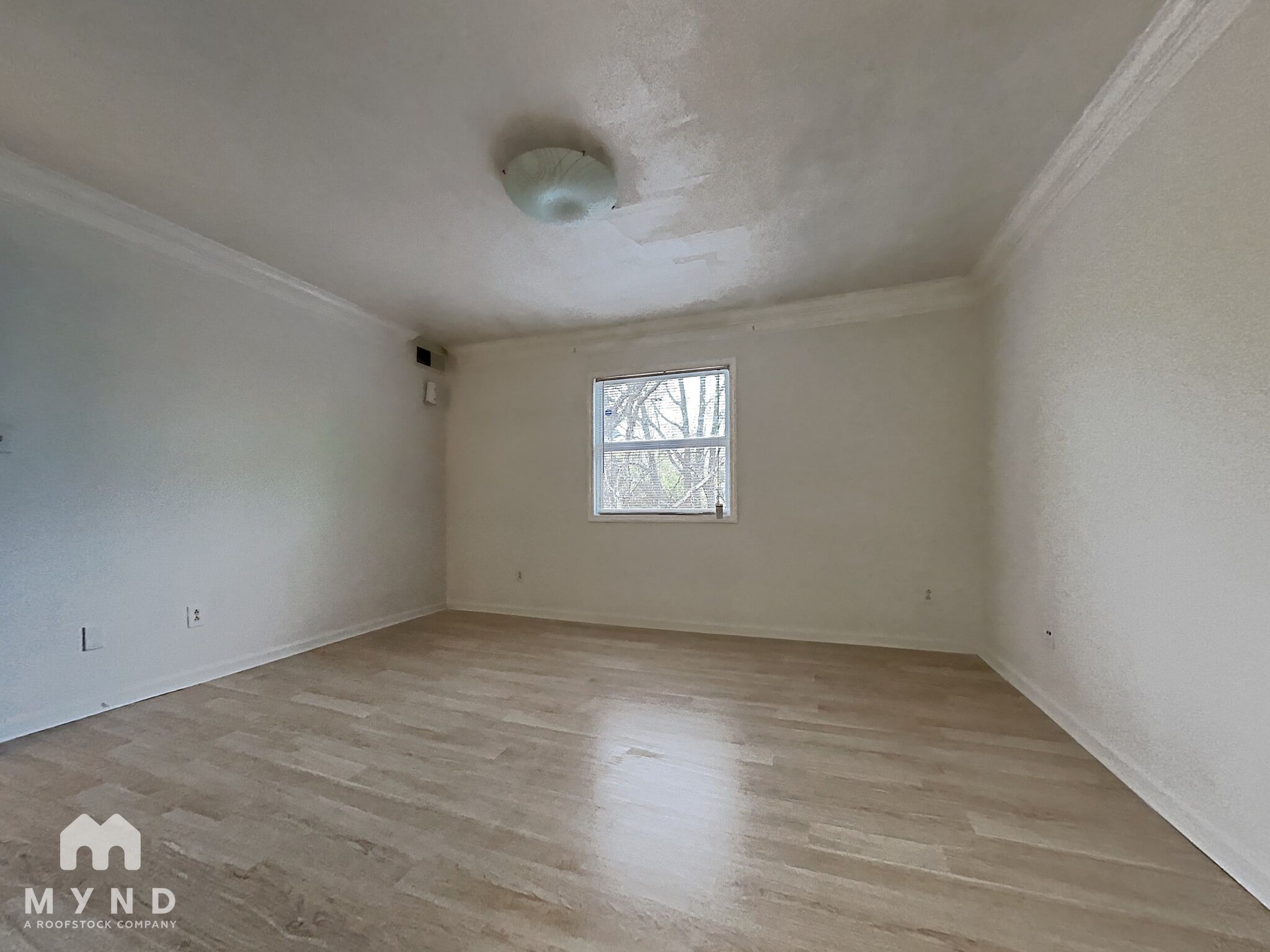 Building Photo - 7992 Shady Oak Trail