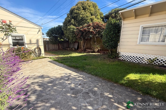 Building Photo - Charming 2-Bedroom Home with Private Backyard in South San Francisco