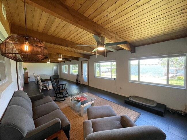Building Photo - 879 S Terrace Dr