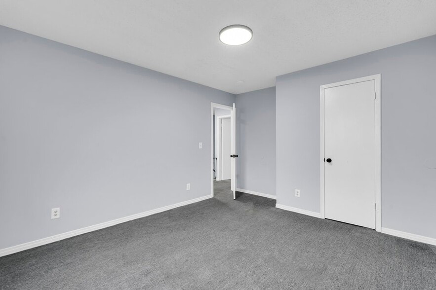 Building Photo - 319 11th St N