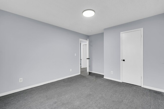 Building Photo - 319 11th St N