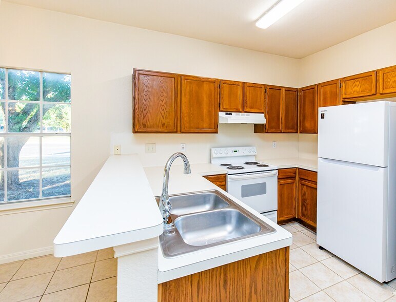 Kitchen - 3001 Whisper Oaks Ln