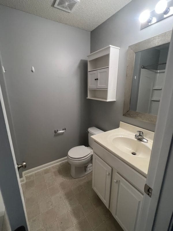 Building Photo - 4701 Pennoak Ln