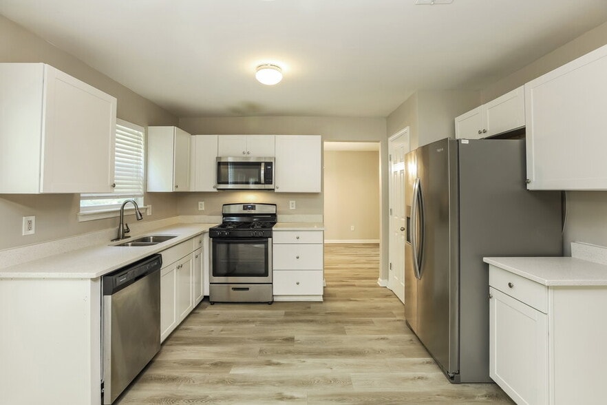 Building Photo - 3112 Berthas Overlook