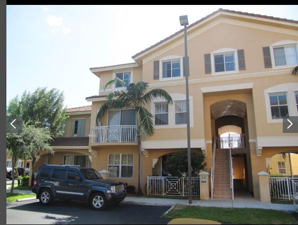 Building Photo - 8858 W Flagler St