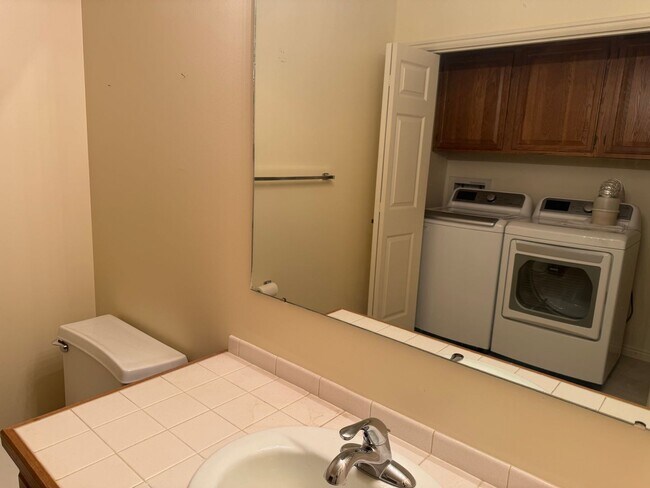 Building Photo - Beautiful Condo in Prime SLC location!