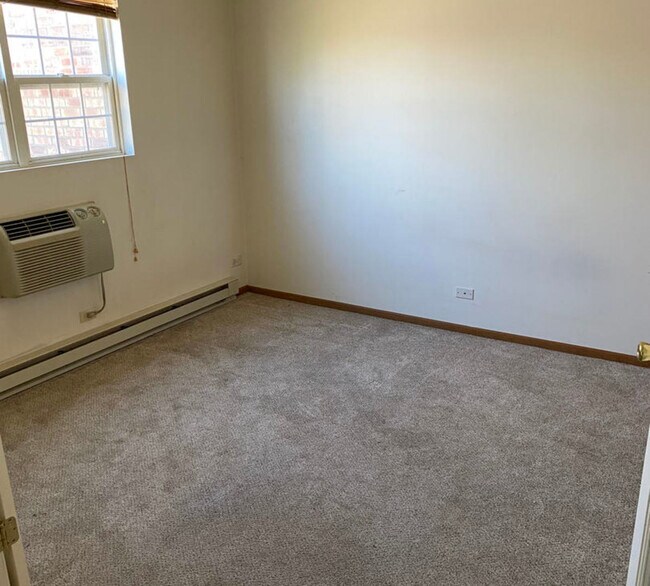 Building Photo - 1480 Spring Brook Ct