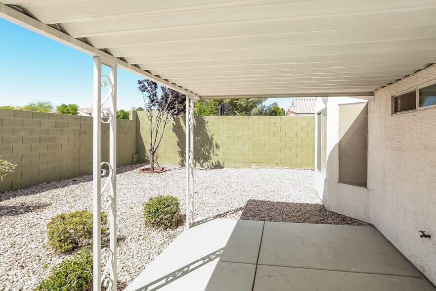 Building Photo - 8341 Pendragon Cir