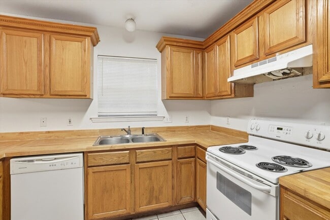 Building Photo - 519 W 6th Ave