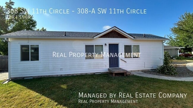 Building Photo - 308 SW 11th Cir
