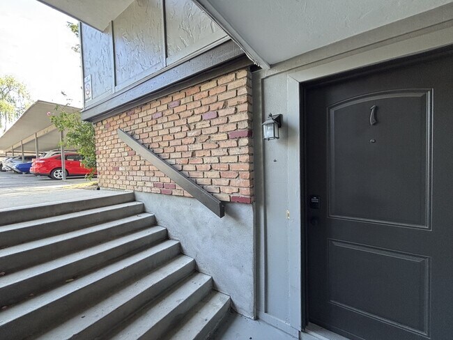 Building Photo - 5700 S 900 E