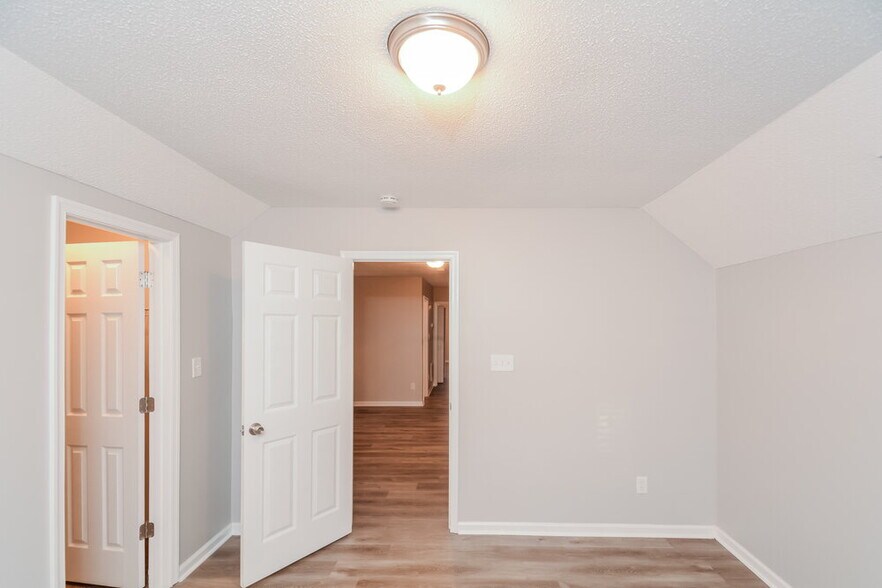 Building Photo - 1625 Netherfield Ln