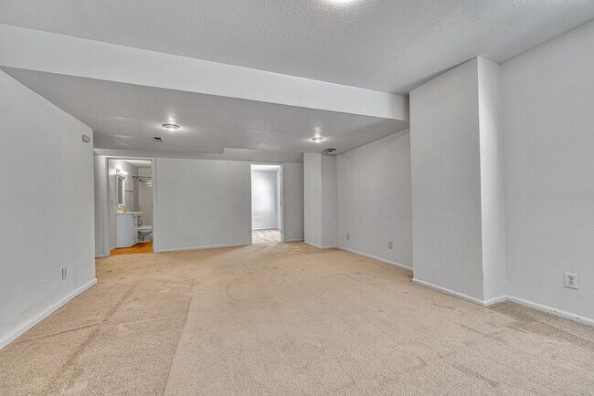 Building Photo - $2,795.00, 4-bed, 3-bath, 2175 sq ft ranch...