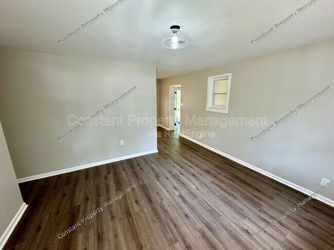 Building Photo - 4738 Elkan Ave