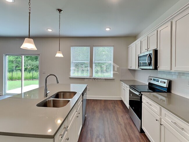 Building Photo - 3741 Blackshear Pl