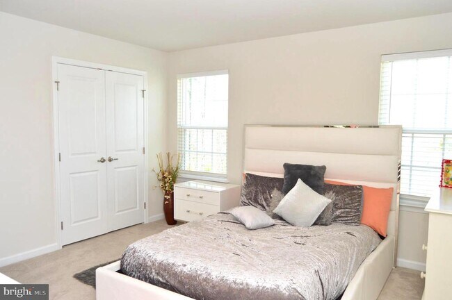 Building Photo - 5520 Ivy Hill Dr