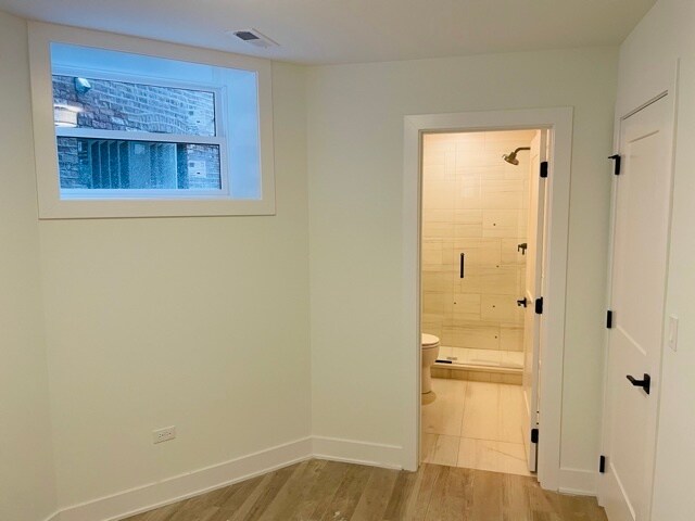 Building Photo - 843 W Wellington Ave