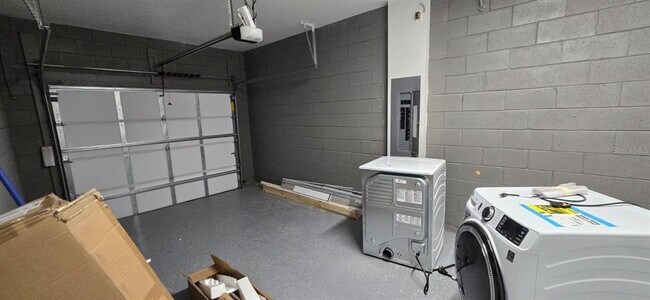 Building Photo - 13911 Ginger Creek Blvd