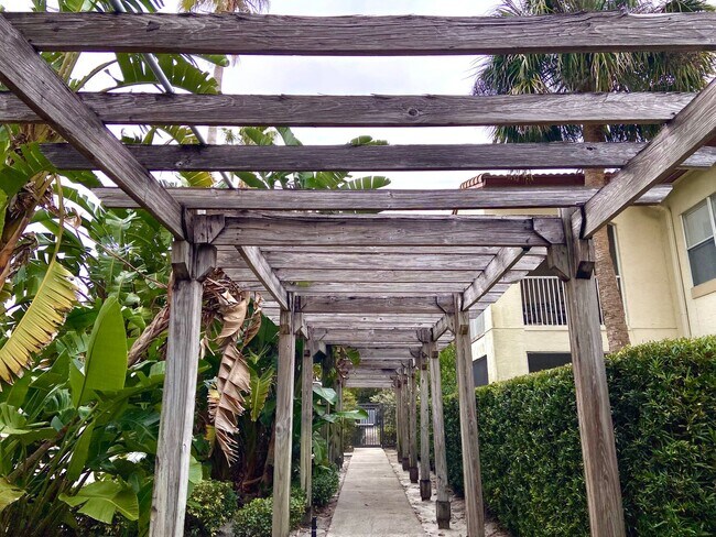 Building Photo - 1BR/1BA Altamonte Springs Condo with Brand...