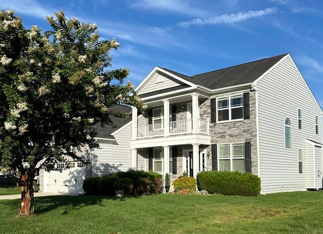 Building Photo - 18714 Lakelands Dr