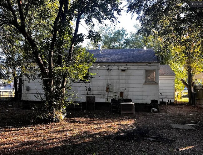 Building Photo - 849 Singapore Dr