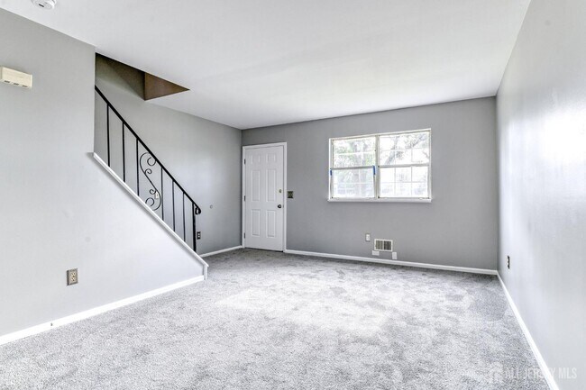 Building Photo - 204 Wilton Ave