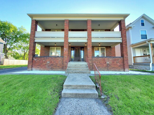 Building Photo - 71 Dana Ave