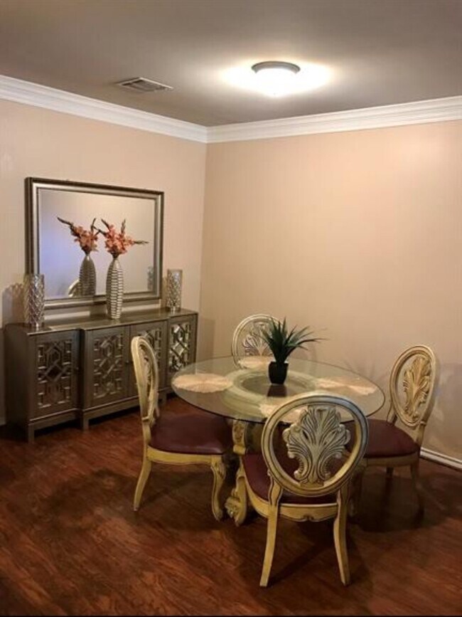 Building Photo - 2400 McCue Rd