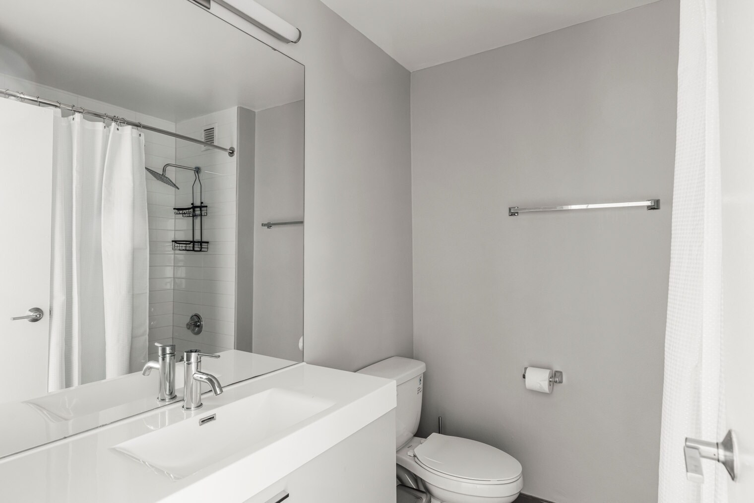 Building Photo - 2625 N Clark St