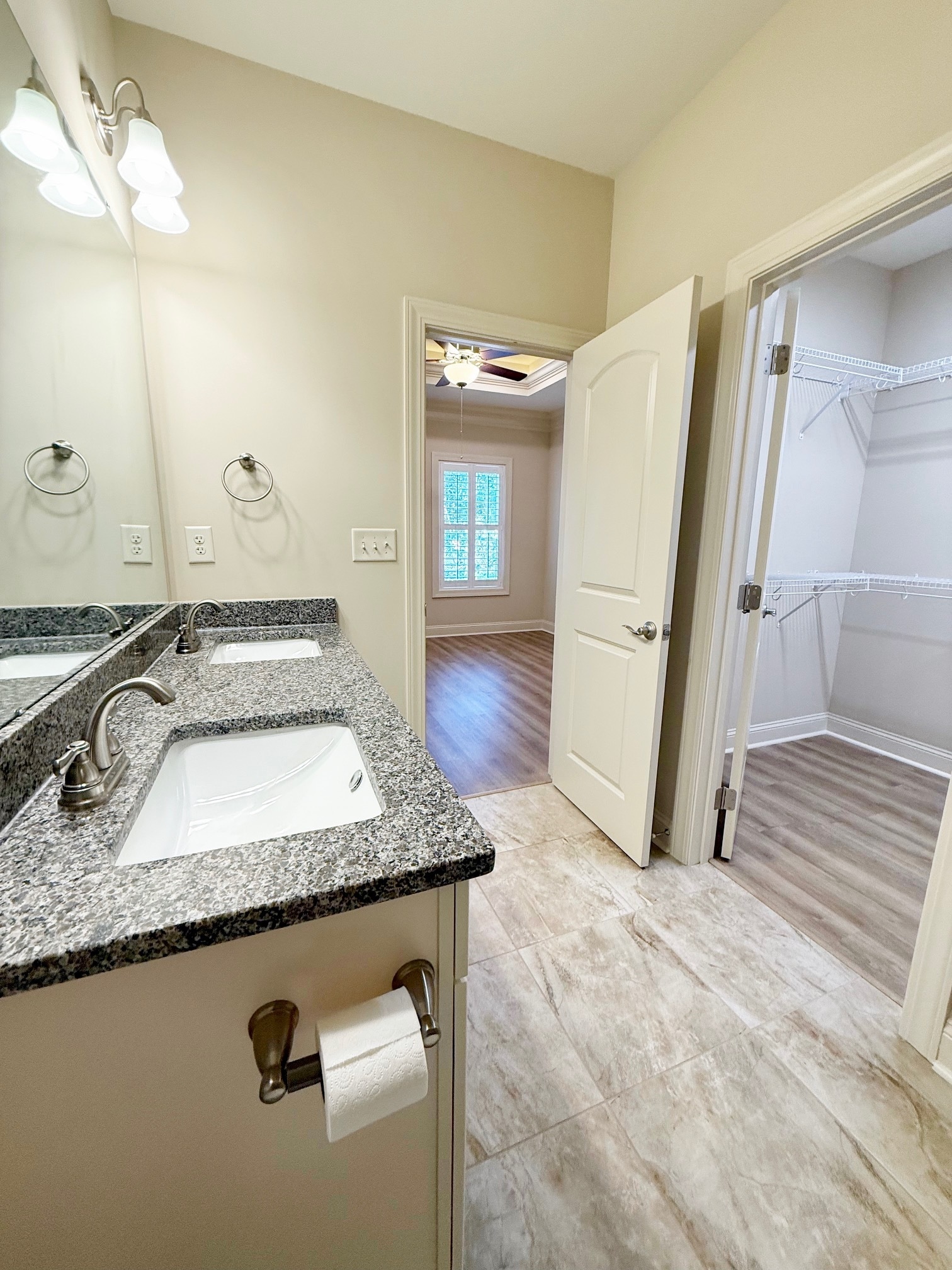 Building Photo - 128 Hallandale Ln