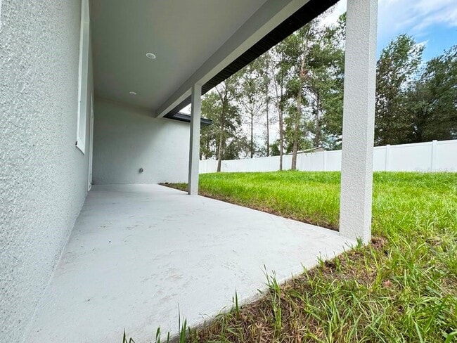 Building Photo - 10020 N Deltona Blvd
