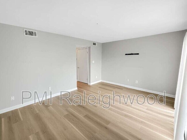 Building Photo - 1275 Teakwood Pl