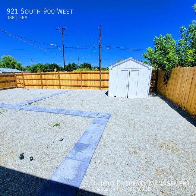 Building Photo - Gorgeous Newly Remodeled House!!