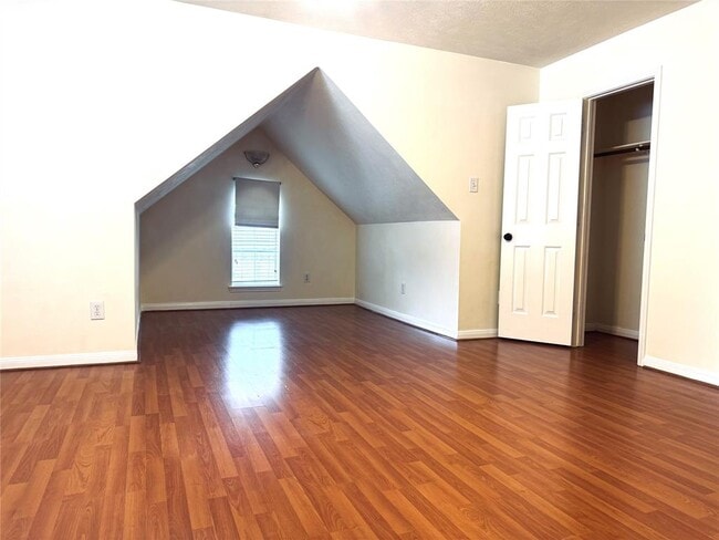 Building Photo - 3623 Pine Valley Dr