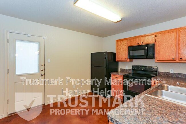 Building Photo - 101 Kings Ct