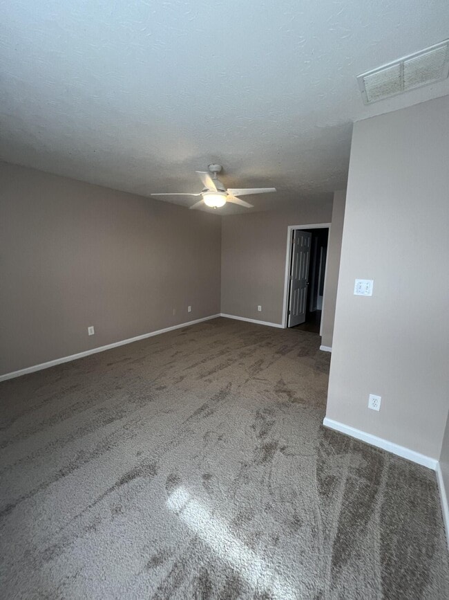 Building Photo - 107 Erica Dr