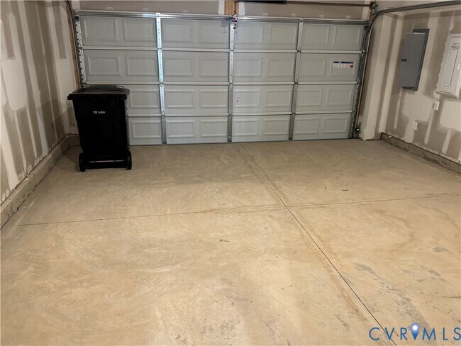 Building Photo - 9479 Pinkman Rd