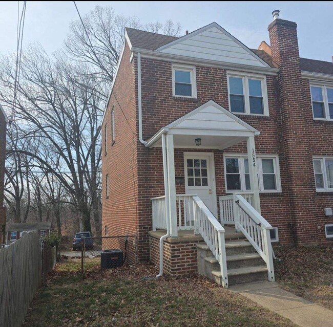 Building Photo - Townhouse in Cleland Heights