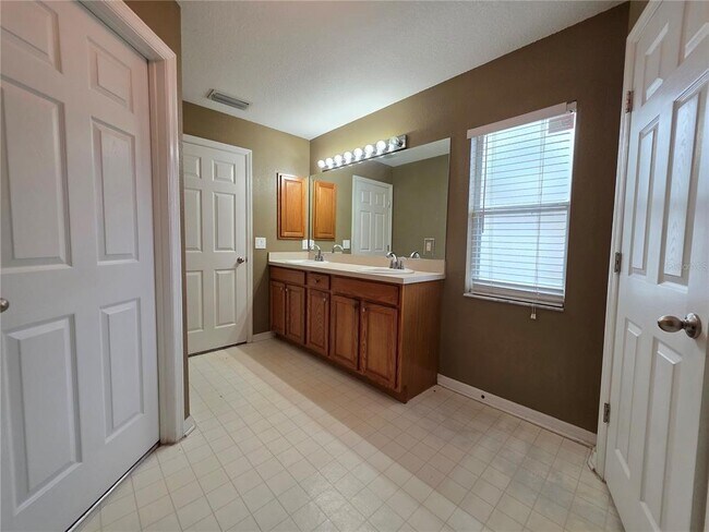 Building Photo - 2789 Coolidge Ave