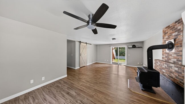 Building Photo - 2742 Umatilla Dr