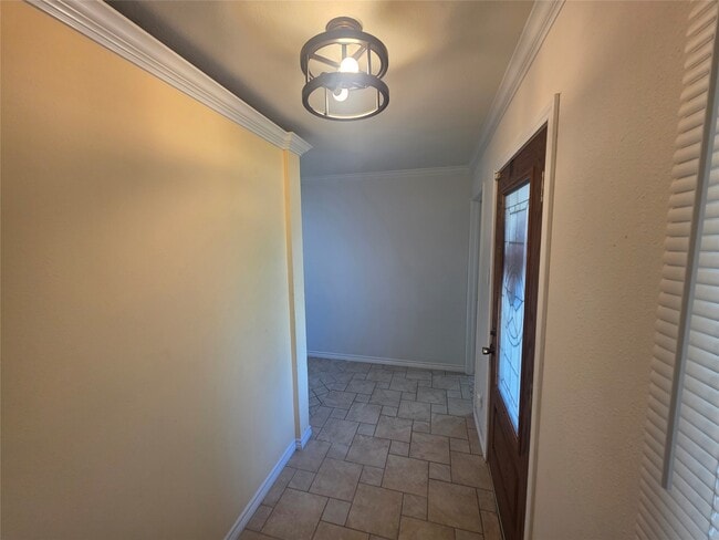 Building Photo - 12531 La Rochelle Dr