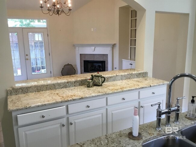 Building Photo - 112 Kensington Ct