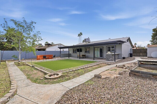 Building Photo - 1504 W Marlboro Dr