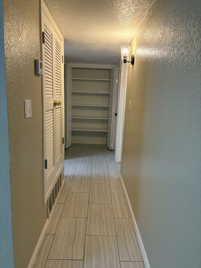 Building Photo - 2900 Schooner Dr