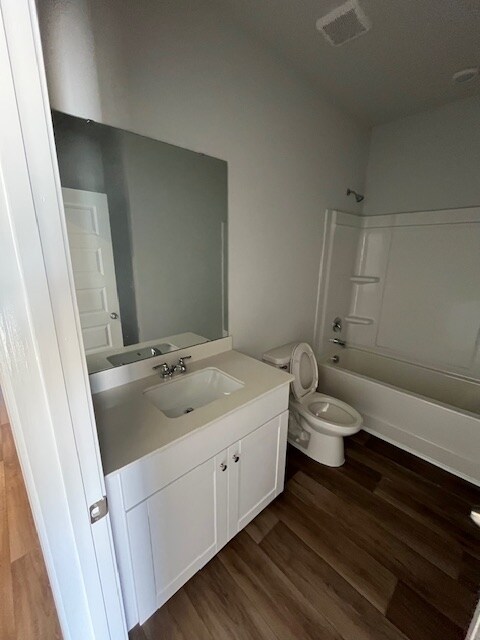 Building Photo - 2033 Osprey Isle Ln SW