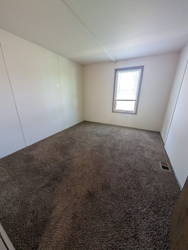 Building Photo - 2021 Grelle Ave