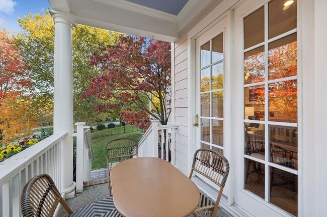 Building Photo - Luxury Executive Rental in Highlands of Ladd Park