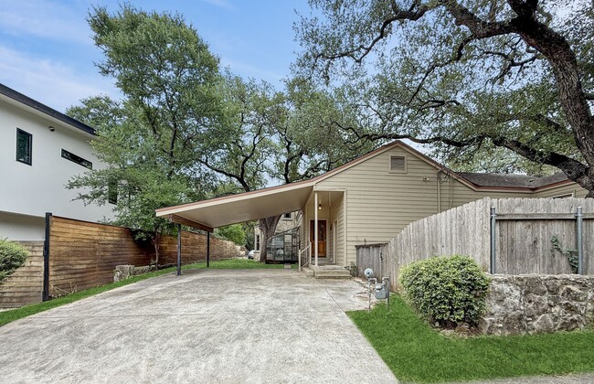 Building Photo - 518 Cliff Dr