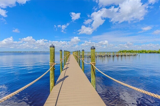 Building Photo - 2885 Palm Beach Blvd